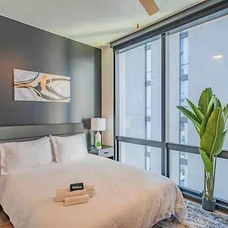 Chic Studio - Modern High Rise Dt, Pool, Gym, Parking